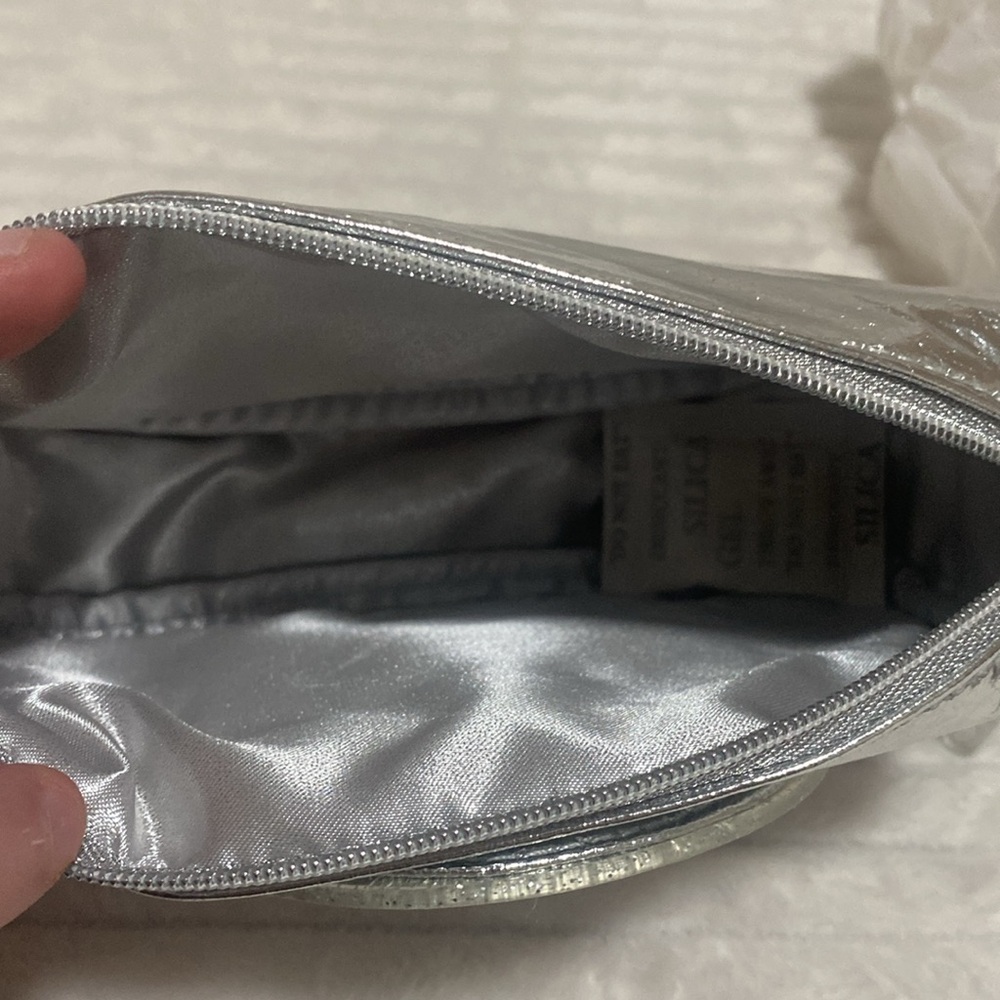 FREE GIFT WITH 1ST PURCHASE IN SHOW - Picture 3 of 5